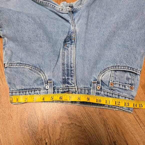 Vintage Levi's 501 Womens Jeans 9 Short Blue Light Wash Relax Fit Tapered Leg - Picture 14 of 16